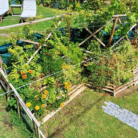 Relax & Travel B&B 알마다