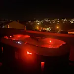 Relax & Travel Bed & Breakfast Almada