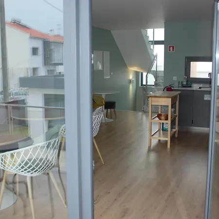 Relax & Travel * Almada