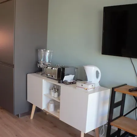 Relax & Travel Hostel *