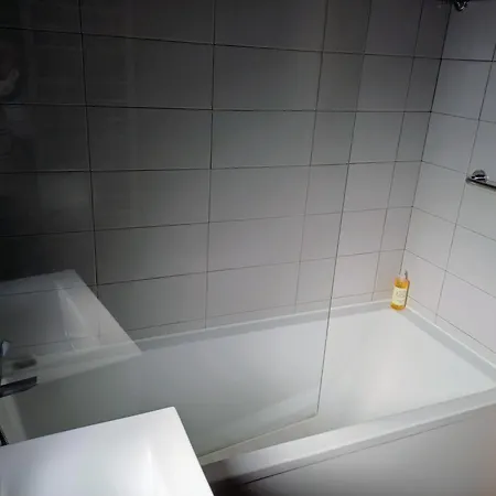 Alojamento de Acomodação e Pequeno-almoço Relax & Travel Almada