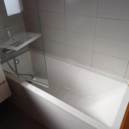 Alojamento de Acomodação e Pequeno-almoço Relax & Travel Almada